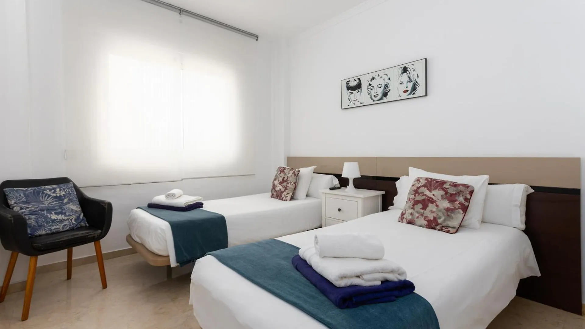 Mtr - Marbella Temporary Rent 3 Bedrooms Av Del Mar 0*,  Spain