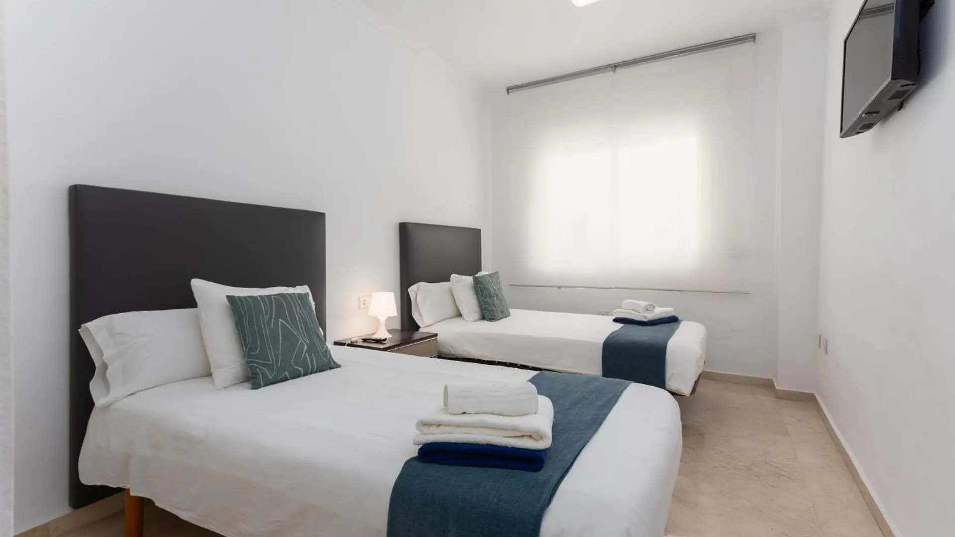 Mtr - Marbella Temporary Rent 3 Bedrooms Av Del Mar 0*,